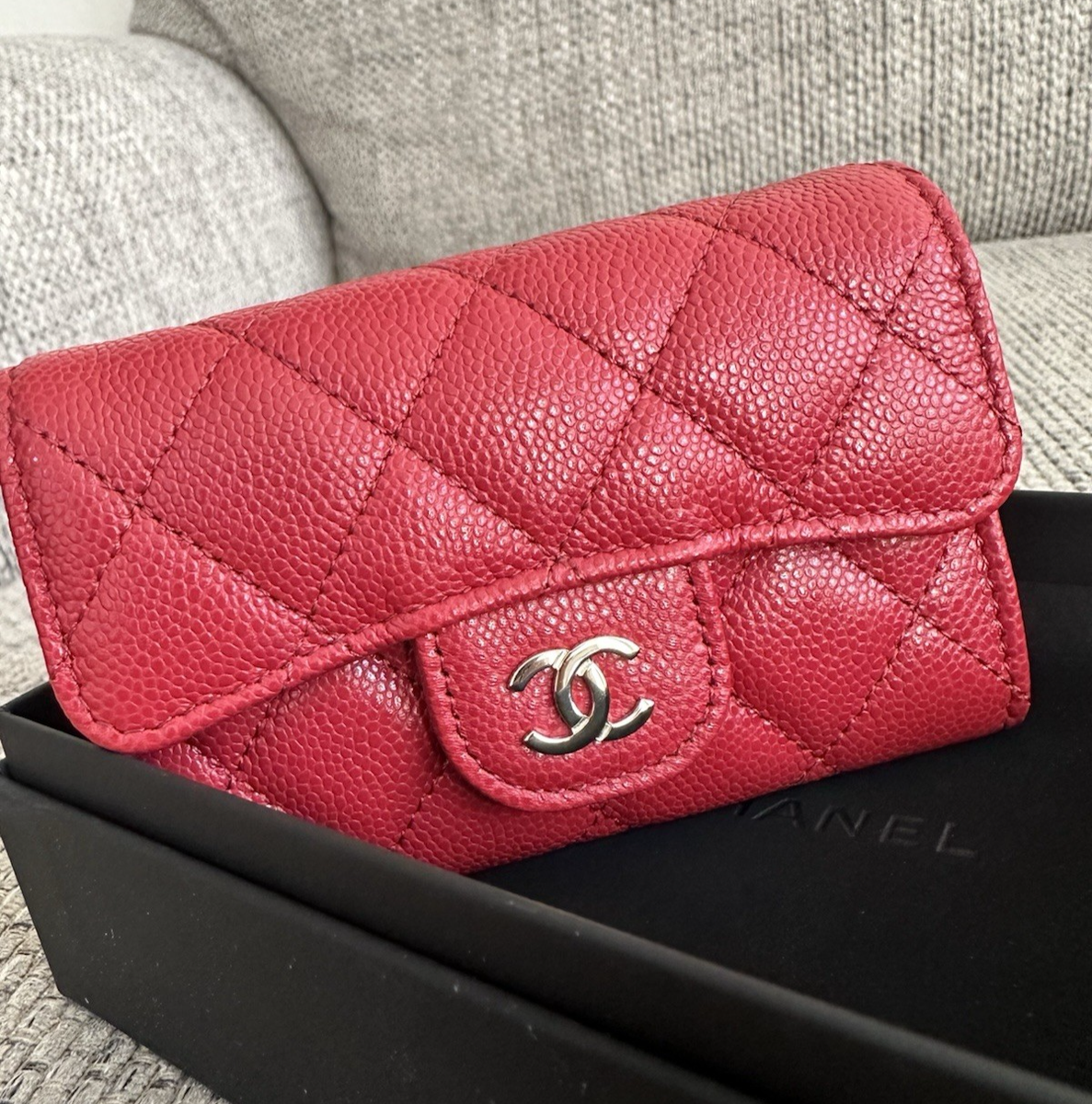 CHANEL レッドカードケース 5037177 NEW w/ receipt CHANEL 25K Red Caviar SHW Quilted Classic Snap Card