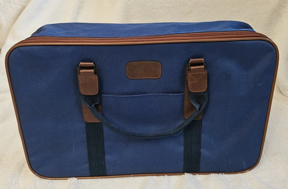 Vintage Canvas Like Travel hand Luggage Folding collapsible bag. - Image 3 of 4