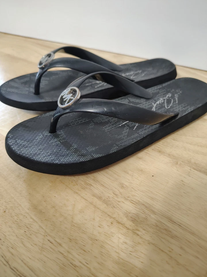 Sandalias Michael Kors para mujer 6,5 Bedford firma negras plateadas con logotipo chanclas Foto 4 de 4