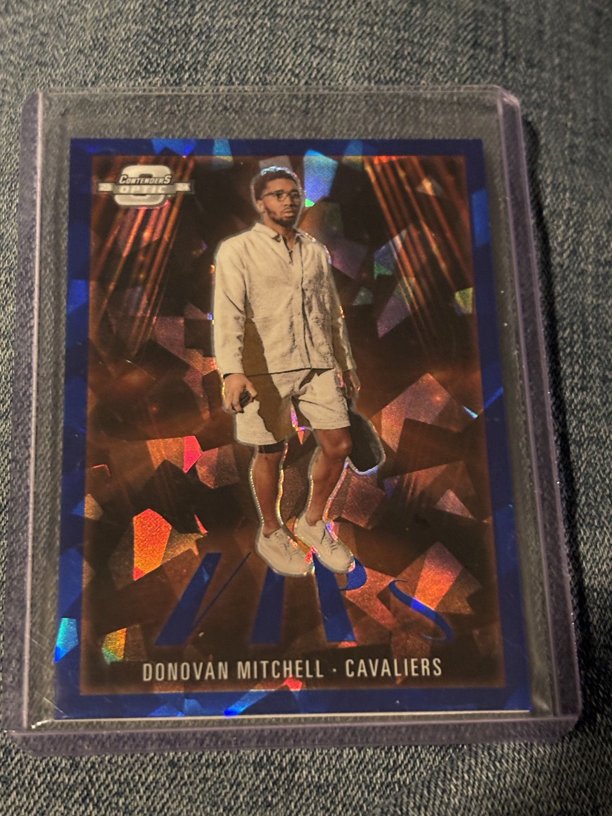 2023-24 Contenders Optic ~ Donovan Mitchell #/75 ~ Blue Cracked Ice ~ VIPs