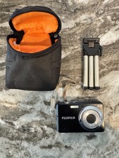 Fujifilm FinePix J40 12.2MP Digital Compact Camera Black 3x Optical Zoom - read