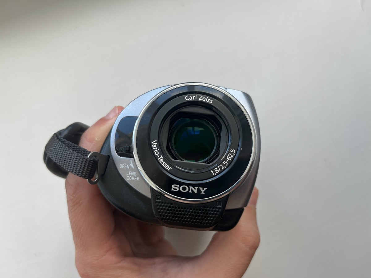 Sony DCR-SR62/SR300 ビデオカメラ HANDYCAM Sony DCR-SR62/SR300 ビデオカメラ HANDYCAM Amazon.com : Sony