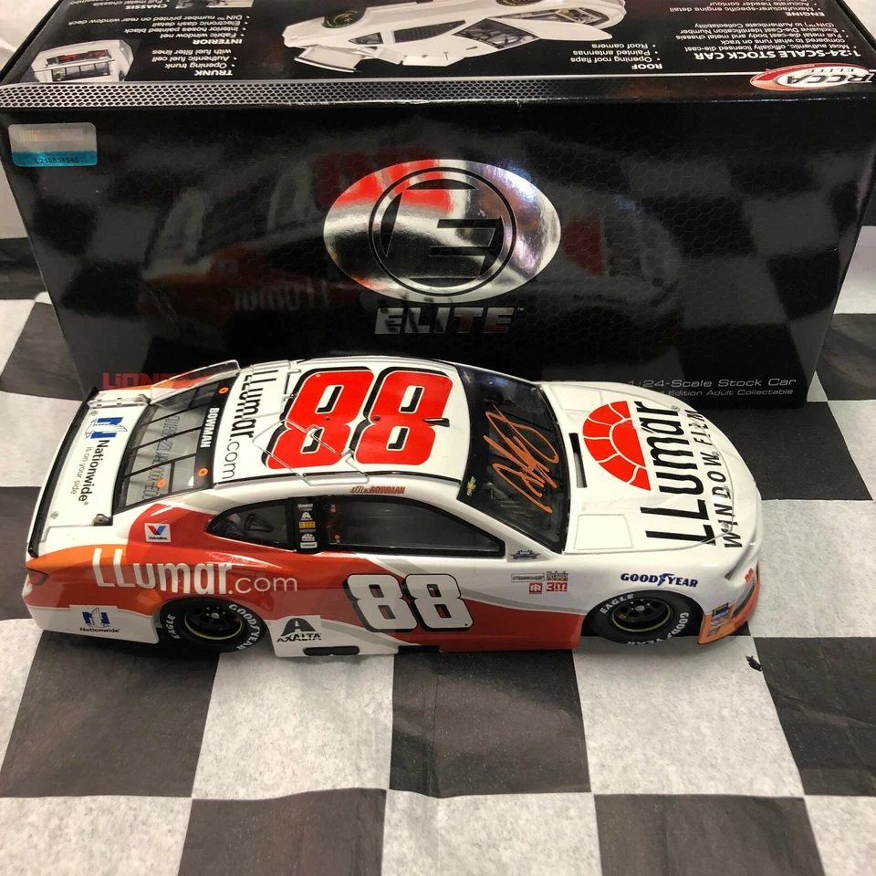 Alex Bowman #88 Llumar Finestrino Film Autografato 2018 ZL1 1:24 Elite 1 Di 158 - Immagine 4 di 4