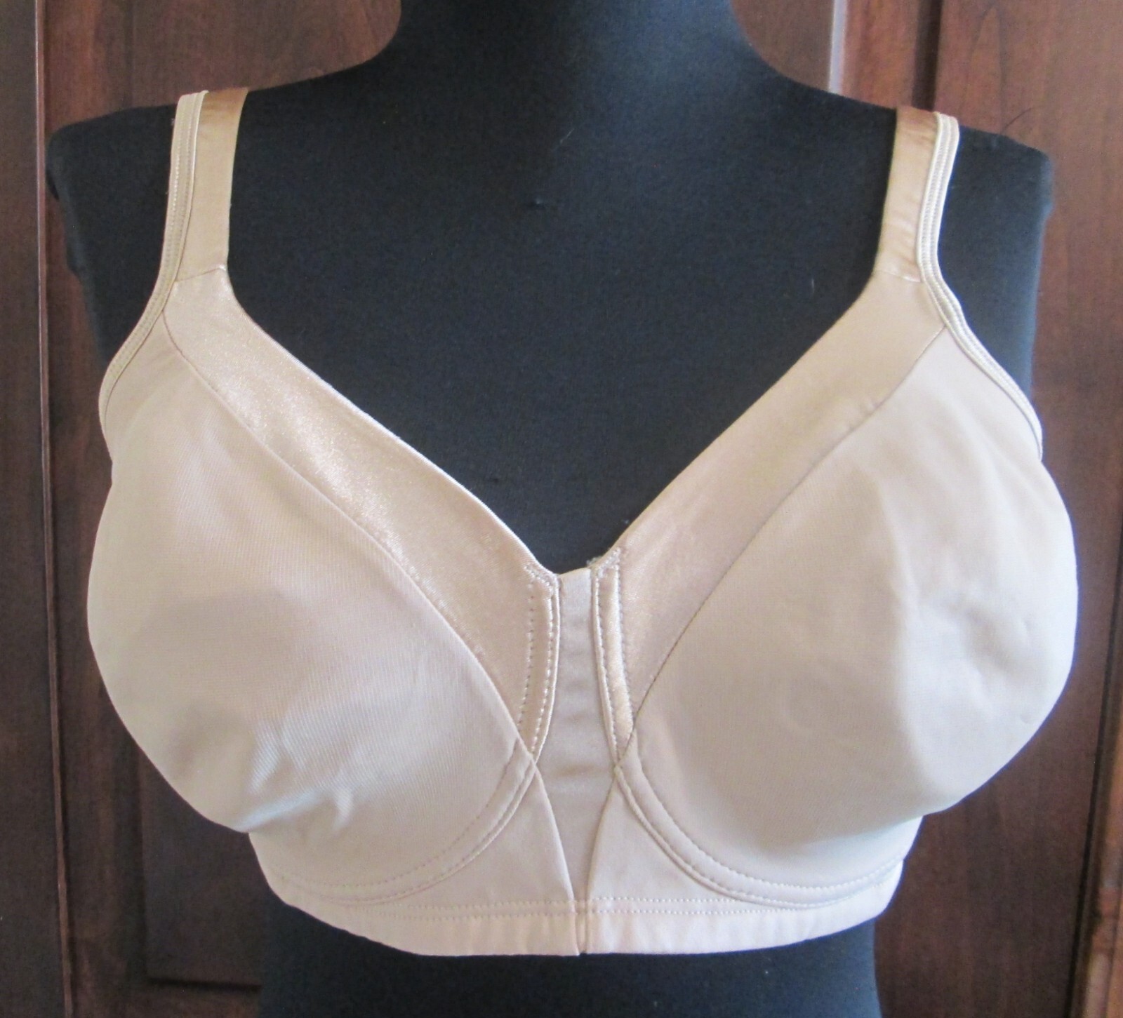 Playtex 18 Hour Sensationally Sleek Wirefree Bra 36D NUDE 4803 NEW