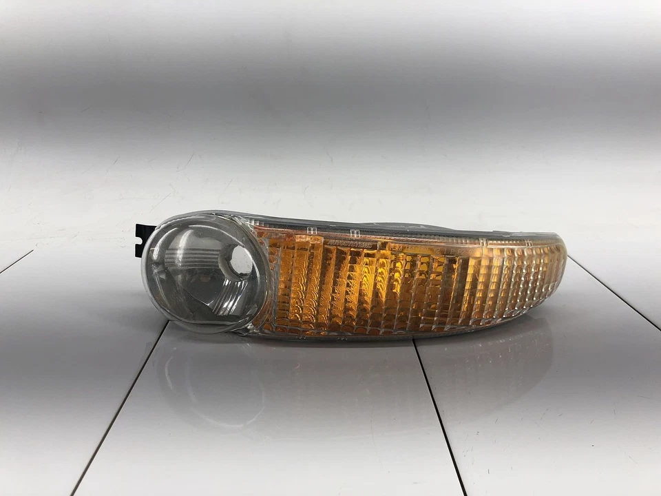 01-06 GMC YUKON XL 1500 PARACHOQUES DELANTERO IZQUIERDO MARCADOR LATERAL LUZ LÁMPARA OEM Foto 2 de 4