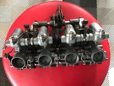 Honda CB 350 Four, Rampe Carburateurs.