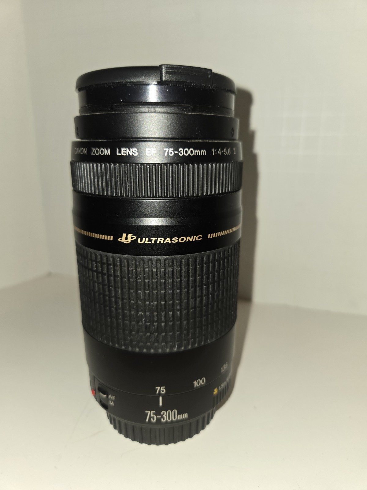 Canon EF 75-300mm f/4-5.6 III Telephoto Zoom Lens.. Very Nic