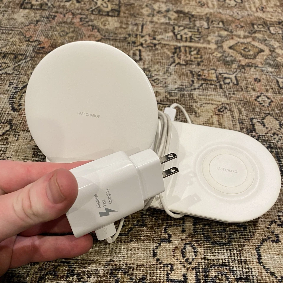 Lote de 2 Cargador Inalámbrico Samsung Duo Cargador Rápido - Blanco EP-N6100 Foto 4 de 4