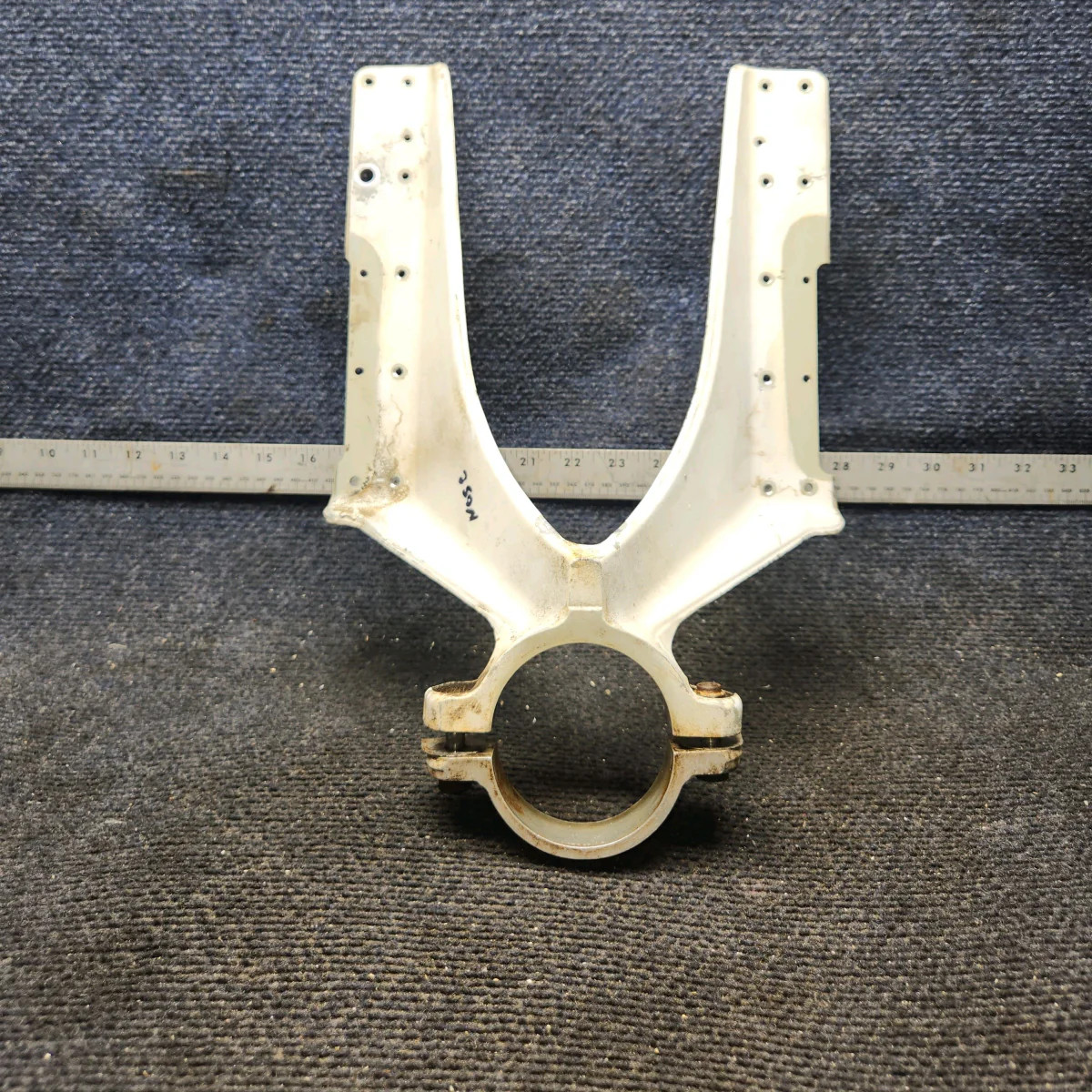 【user_c205f8e1ページ】 0543016-1, 0543018-1 | Cessna 172F | Nose Gear Lower Fitting with
