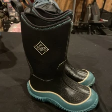Kids Muck Boots Size 12 (US) Brand From The Original Muck Boot Company Green