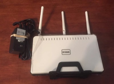 D-Link Xtreme N DIR-655 300 Mbps Wireless-N 4-Port Gigabit Router