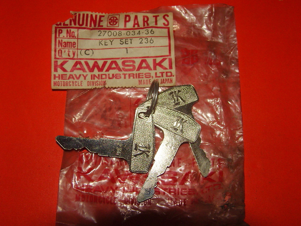 Walter様♡ Vintage Kawasaki OEM Factory Pre Cut Key Set # 236 1970 F5 1971 F8