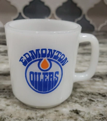 RARE VINTAGE WHA HOCKEY MUG MILK GLASS NHL CUP EDMONTON OILERS GLASBAKE OHA WHL