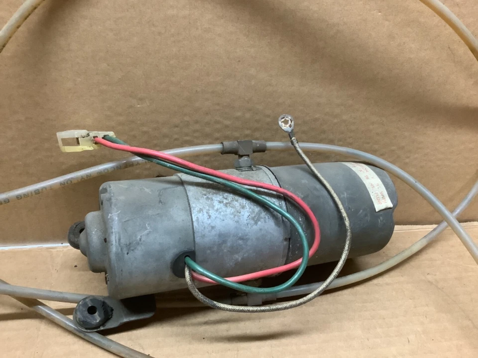 Olds Cutlass 442 GTO LEMANS GS convertible techo bomba cilindros manguera Foto 4 de 4