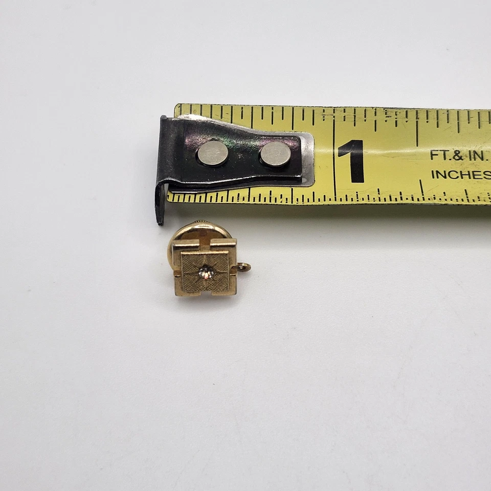 Vintage Masonic Square Compass Lapel Pin Tie Tack Gold Tone Small Freemason KS2 - Image 3 of 4
