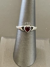 925 Sterling Silver Garnet January Birthstone Claddagh Ring. Size 7(BX48)