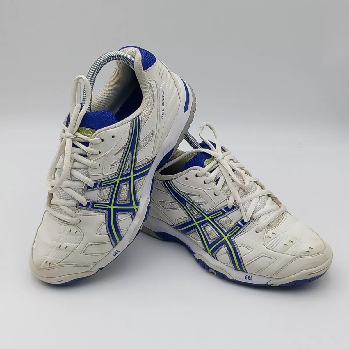 Asics tennis top shoes size 4