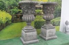 SINGLE STONE VINE URN ON PLINTH GARDEN PLANTER POTS ANTQUE TUB
