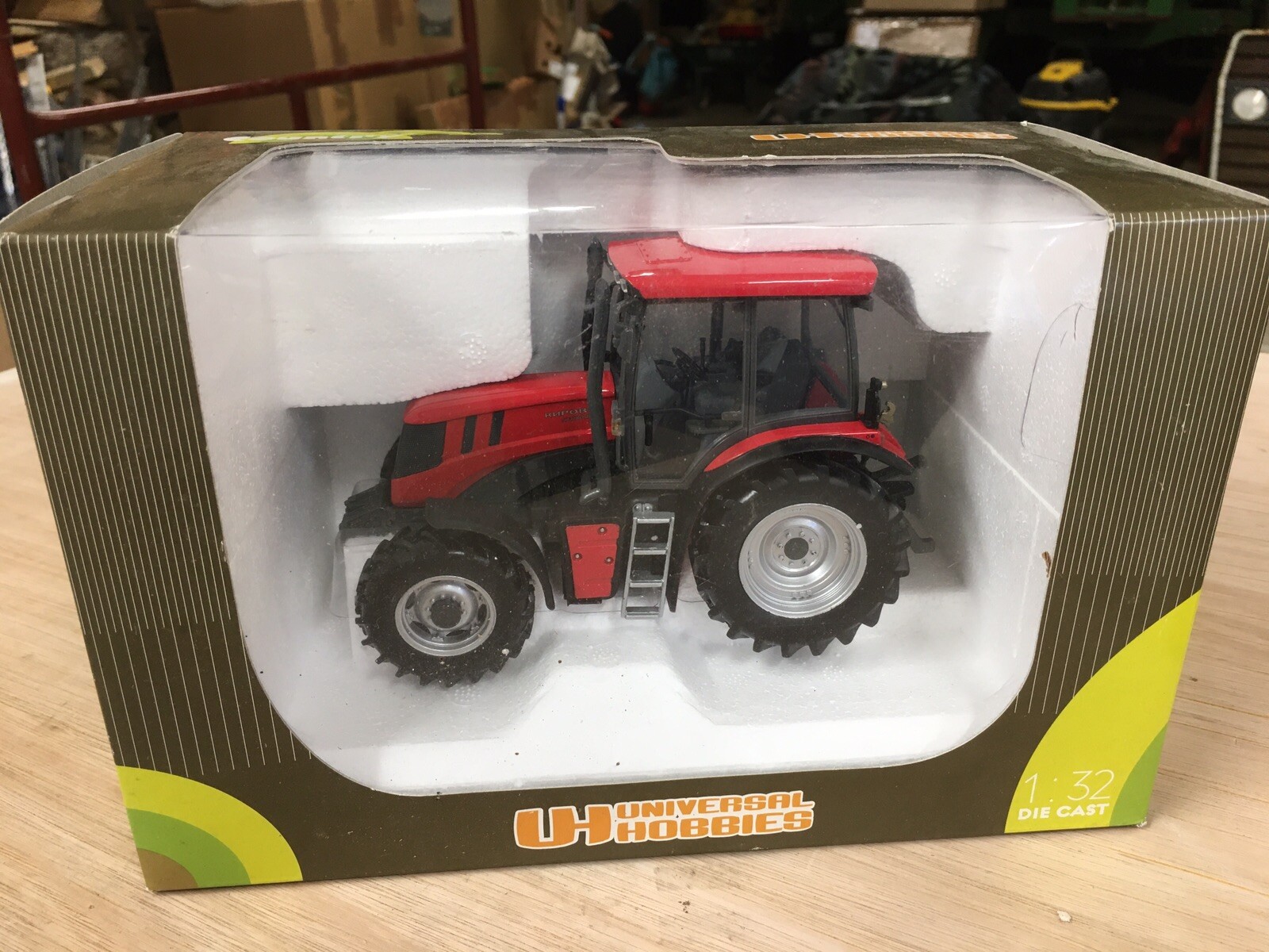 UH Universal Hobbies 1 32 Farm tractor toy model Kirovets 3180 eBay