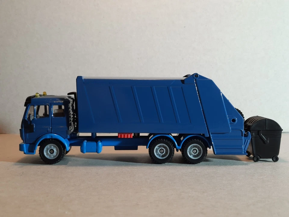 Siku 2926 / 2820 Mercedes Benz SK Müllauto blau mit Mülltonne, Vitrinenmodell - Bild 3 von 4