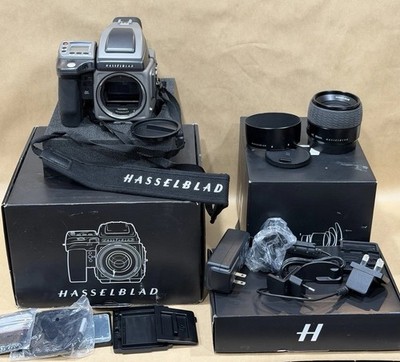 Hasselblad H4D-40 Medium Format DSLR Camera w/80mm f/2.8 w/Original Boxes - Nice