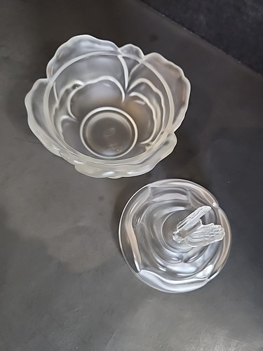 Fenton Frosted Glass Cabbage Rose Butterfly Cover Candy Dish - Picture 6 of 18