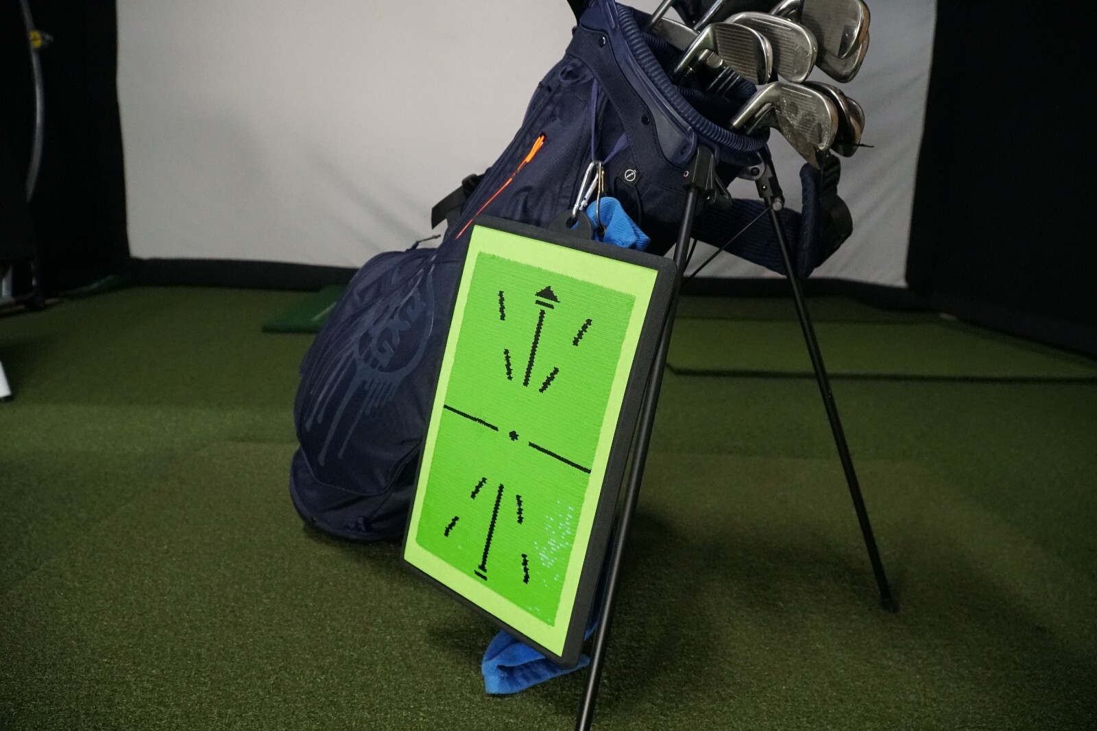 Golf Swing Path Mat &ndash; Instant Feedback Trainer for Impact & Alignment