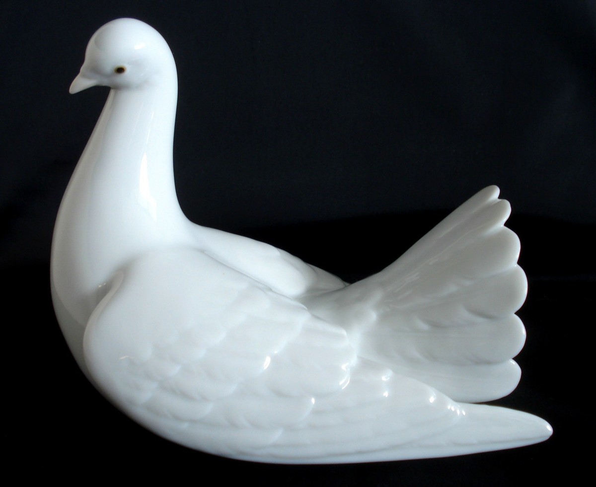LLADRO PROUD DOVE GLAZED PORCELAIN FIGURINE #6290 NEW IN BOX