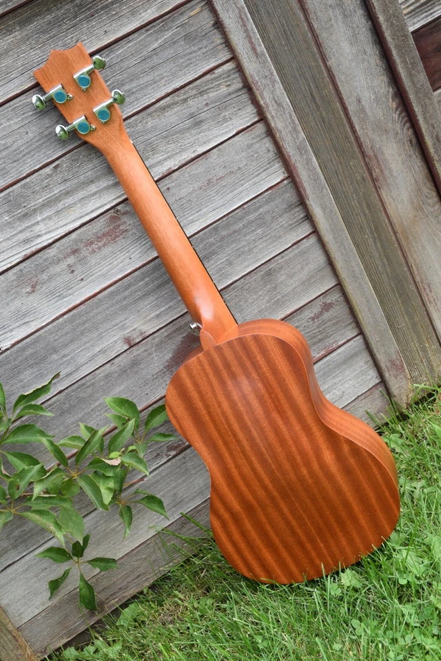 Ukelele Aloha, muchos tamaños, hecho de madera de sapele, arco redondo (envío gratuito Canadá) Foto 2 de 4