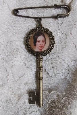 Varina Davis Cameo Brooch, Historic Image, Confederate 1st Lady, Timeless!