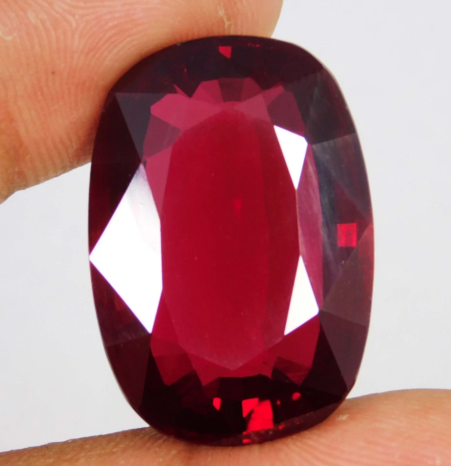 Certified 100.05 Ct Natural BURMA Pigeon Blood Red Ruby Unheated Loose Gemstone - Image 2 of 4