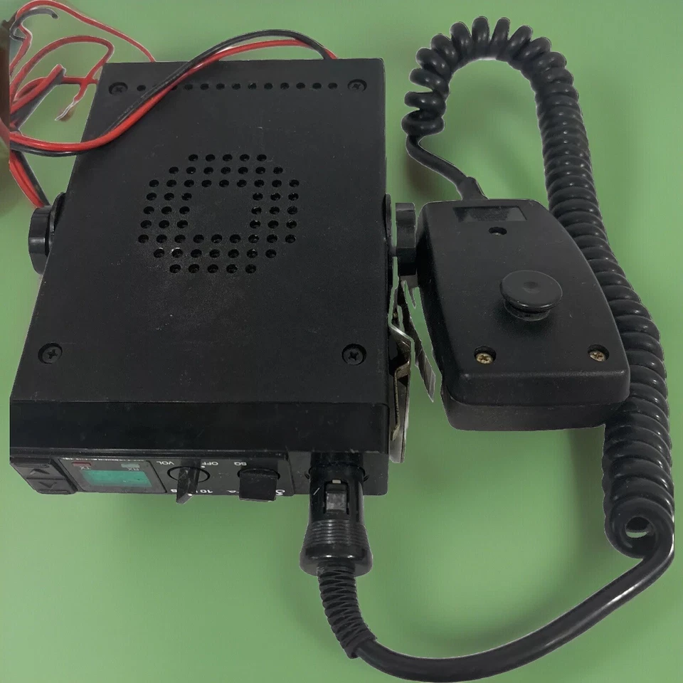 Cobra 10 Plus CB Channel Radio With Microphone Road Trucker Untested Sold AS IS - Image 4 of 4