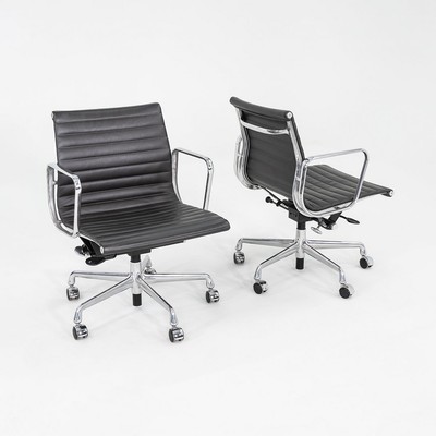 2012 Herman Miller Eames Aluminum Group Management Desk Chair in Black 10x Avail