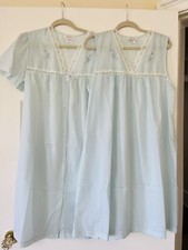 VTG Barbizon M Light blue Nightgown  Robe Set Lightweight Embroidered Lace
