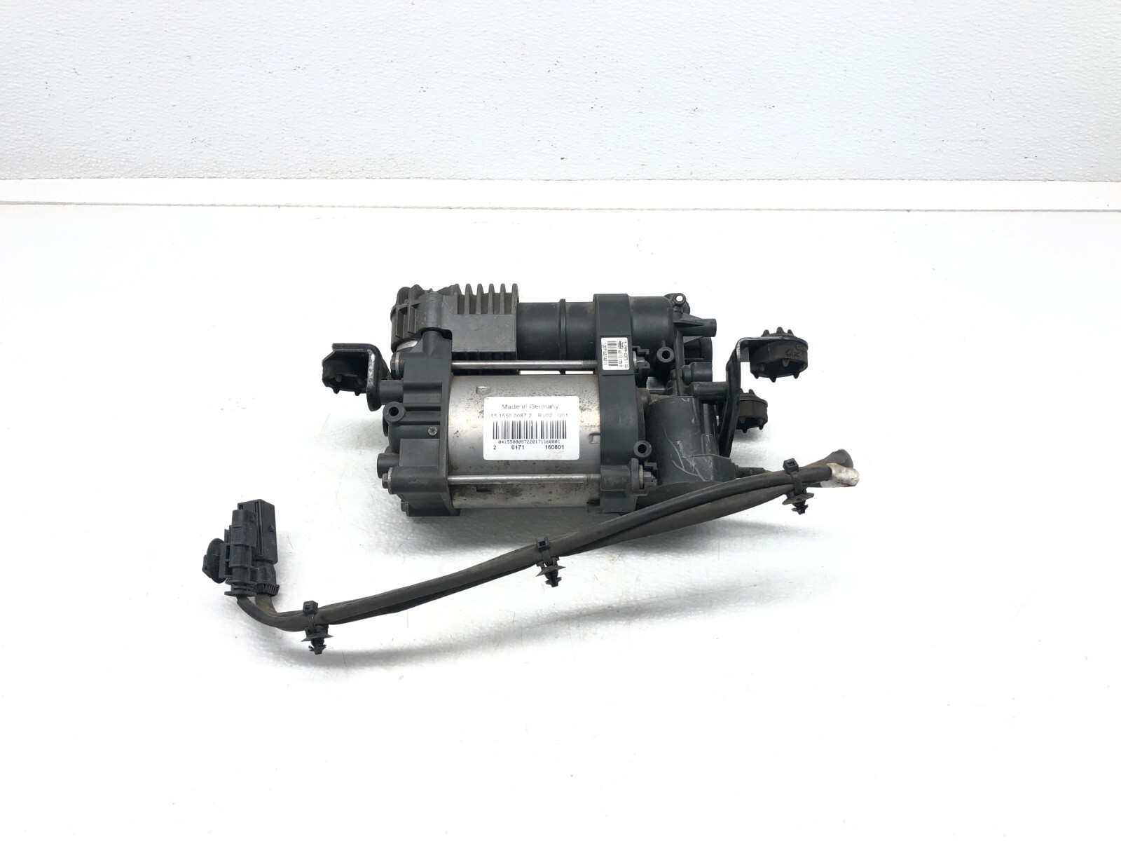 2017-2020 MASERATI LEVANTE AWD AIR SUSPENSION COMPRESSOR PUMP OEM