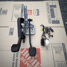 92-02 Bmw E36 Z3 Manual Transmission Clutch Brake Pedal Assembly Oem 92-02 Bmw E36 Z3 Manual Transmission Clutch Brake Pedal Assembly Oem