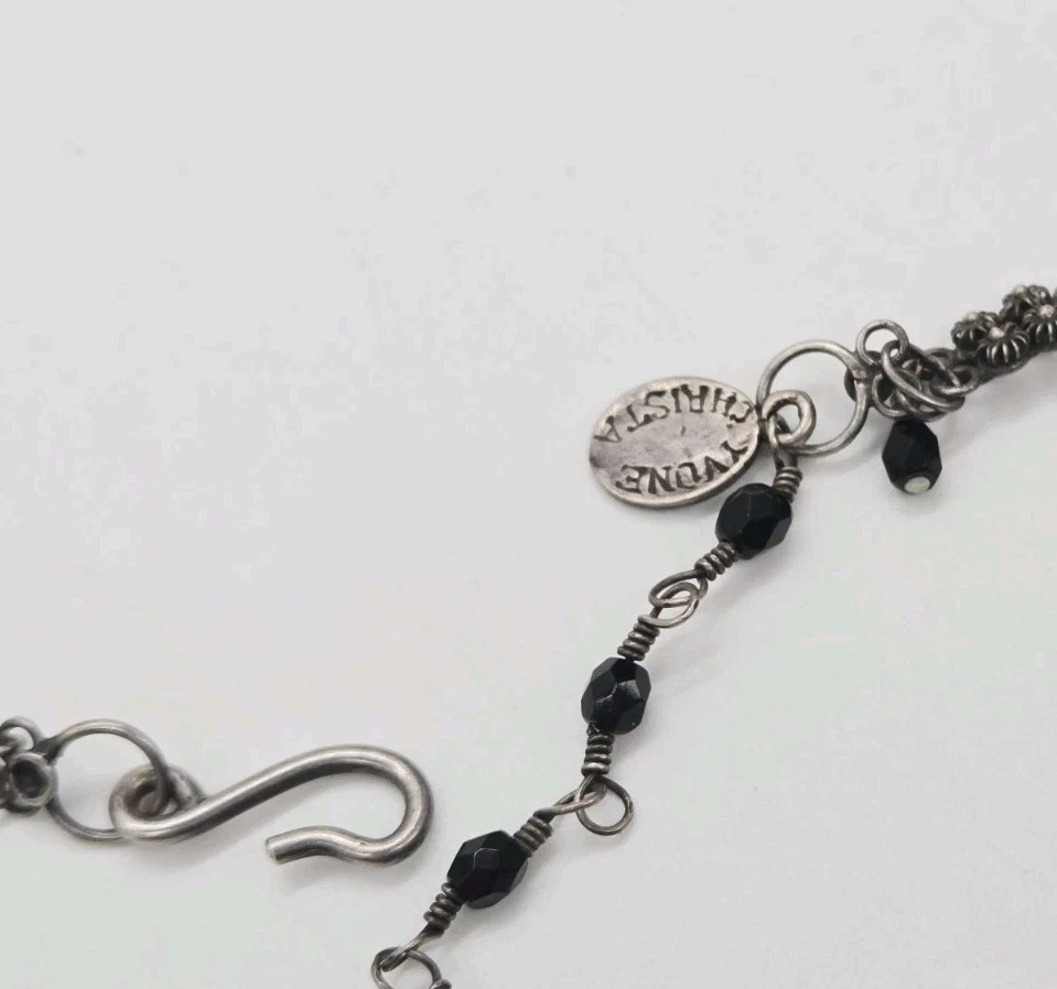 Collar de gargantilla colgante con cuentas negras de plata esterlina Yvone Christa de 15 pulgadas Foto 4 de 4