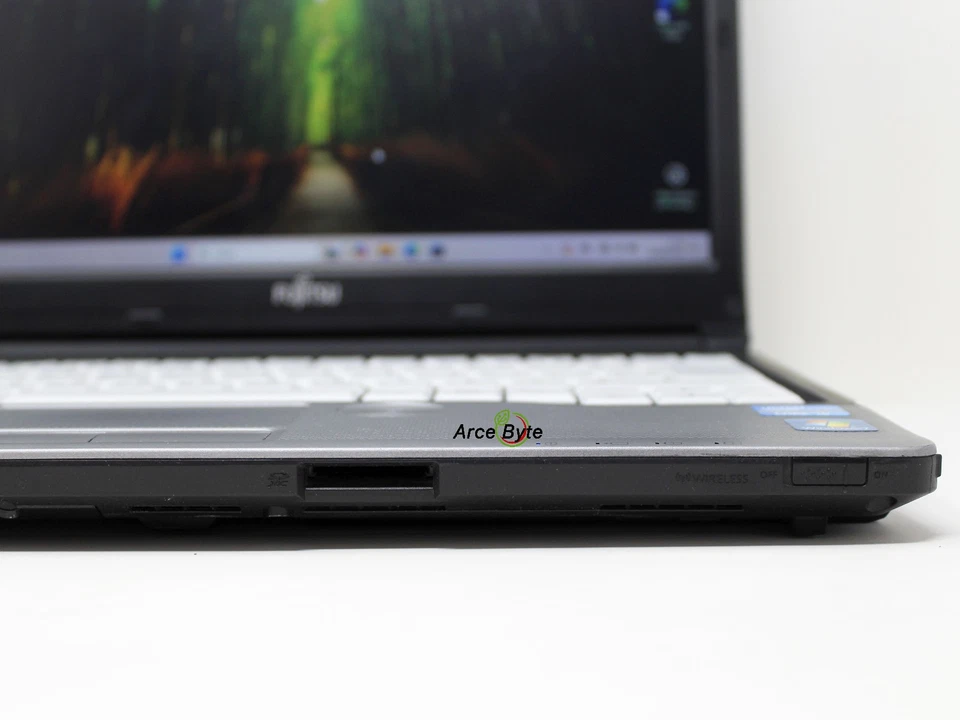 LIFEBOOK FUJITSU S762 13" CORE i5 2,60 GHz RAM 4 GB SSD 128 GB WINDOWS 11 PRO - Immagine 3 di 4