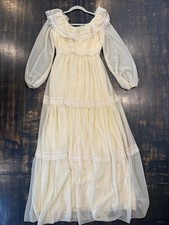 EUC  Vintage 1970s Cream Yellow Prairie Hippie Bohemian Maxi Dress W/ Lace