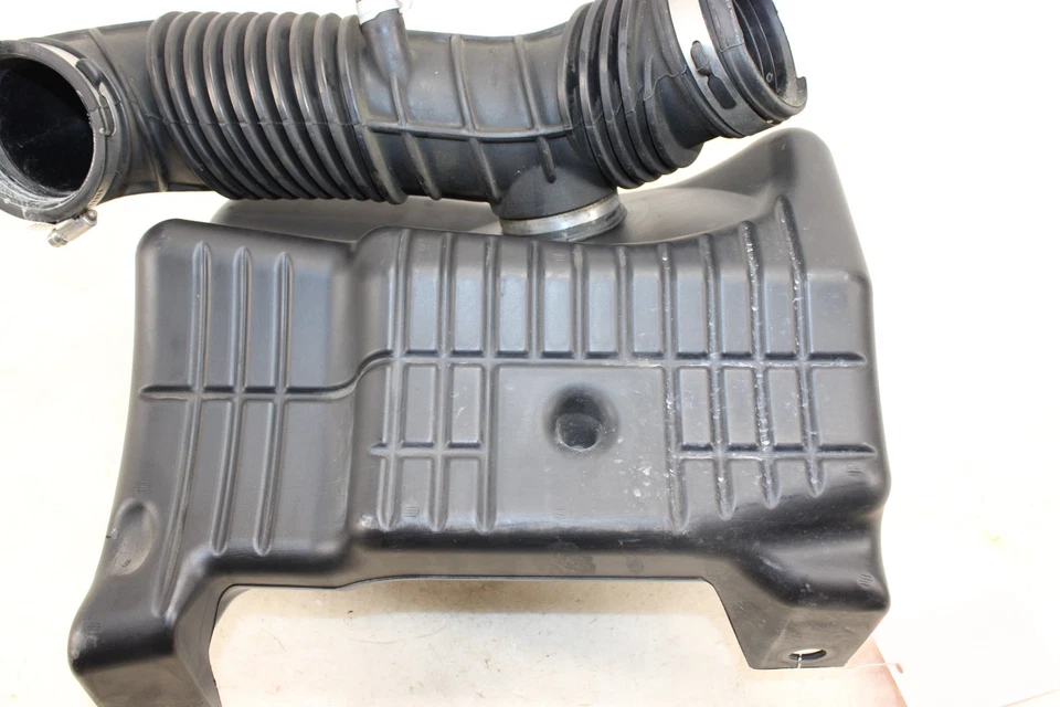 Saturn Sky 2007 2,4 L resonador de aire OEM MC29 Foto 2 de 4