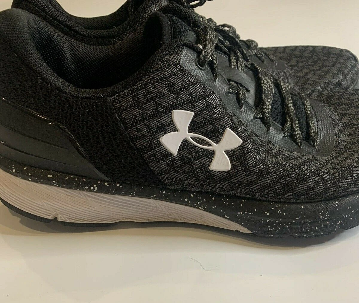 Under armor charged sales escape 2 women's