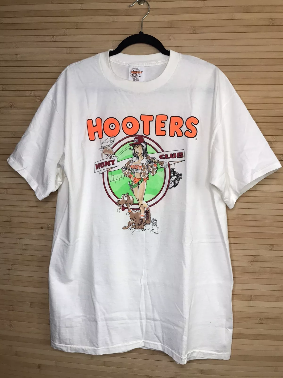 VTG 90s Hooters Hunt Club Graphic Tee Unisex S-5XL Retro FL0493