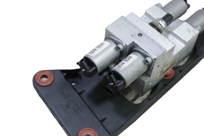 BMW OEM Dynamic Drive Air Ride Suspension Valve Block 37206794578 