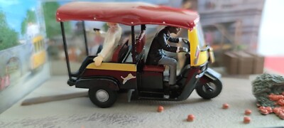 *Tuk Tuk *Taxi - James Bond 007 *Octopussy - 1:43  *Unbespielt *