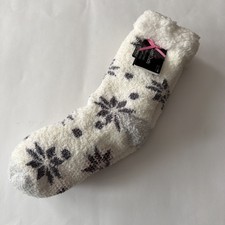 NWT CUDDL DUDS One Size 4-10 Double Layer Plushfill Lounge Socks Non-Slip