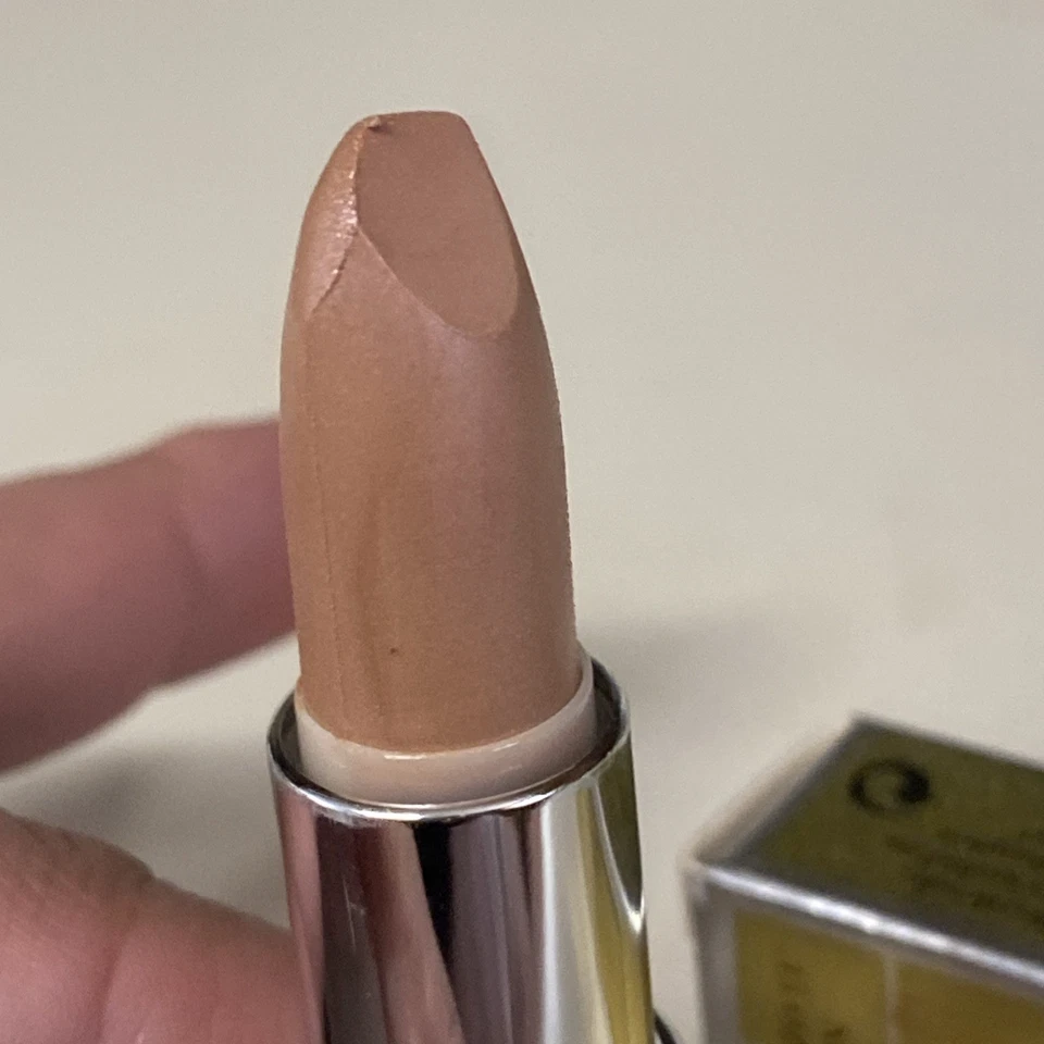 Lápiz labial Borghese Advanced Care color labios Luna Lilla como es iridiscente Foto 3 de 3