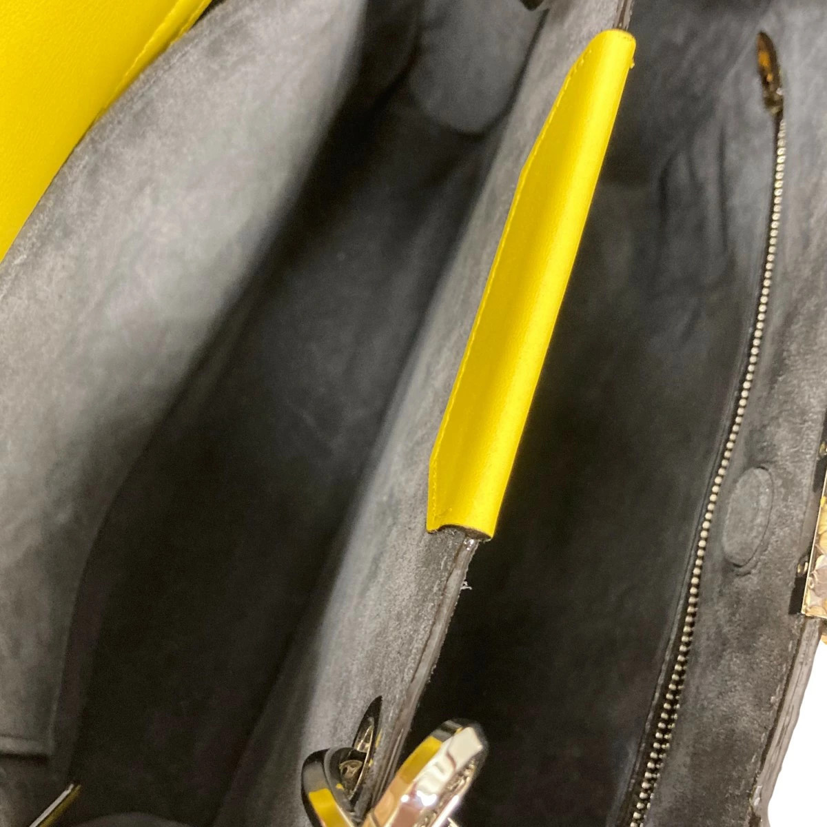 JIMMY CHOO Python Pattern 2-Way Shoulder Bag Size… - image 6