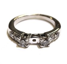 Bague diamant or blanc 14 carats 0,66 ct sertie semi monture toute forme ou taille personnalisée
