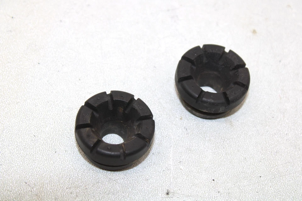 Polaris Trail Boss 250 R/es 1988 OEM guardabarros trasero Gromet par 5410413 AP93 Foto 3 de 4