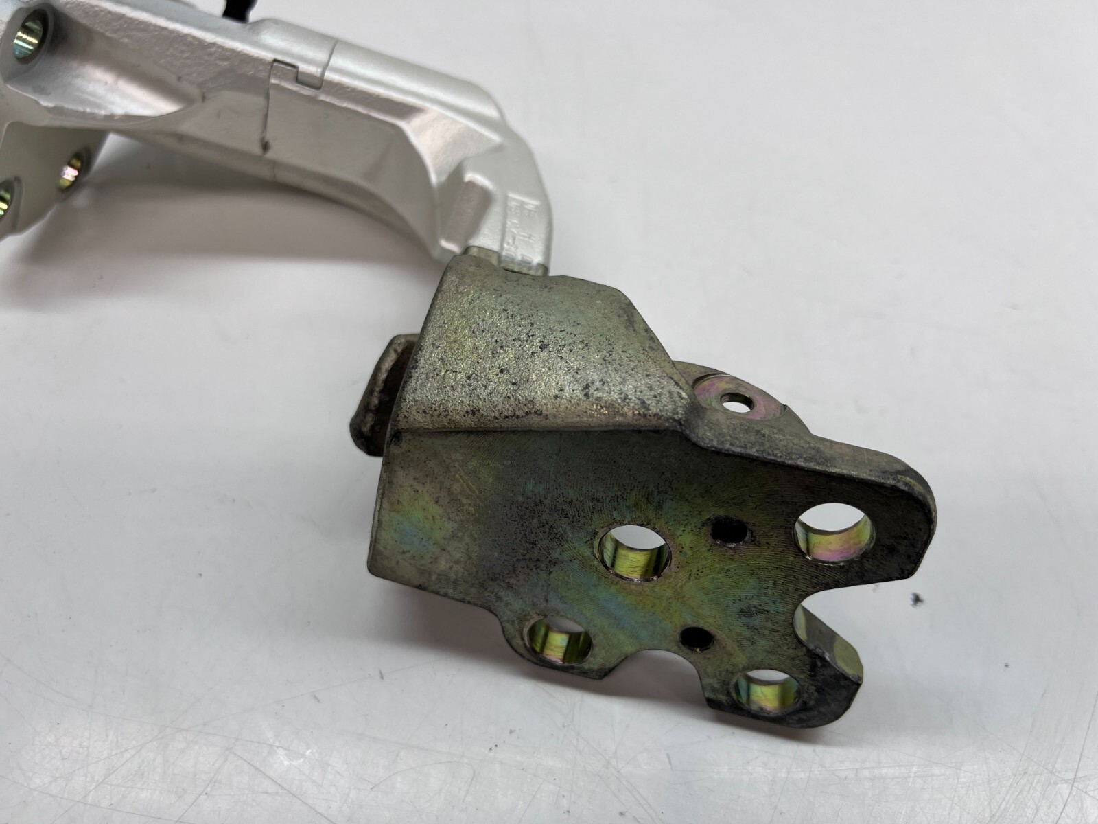 LAMBORGHINI AVENTADOR LP700 720 750 DRIVER LEFT LH DOOR HINGE OEM 470831411E